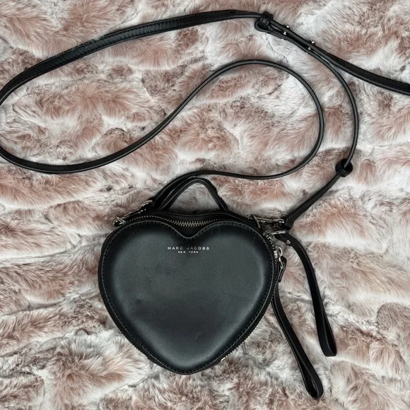 Marc Jacobs Black Heart-Shaped Mini Crossbody Bag - Picture 2 of 6